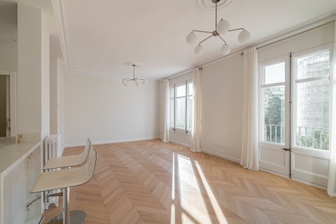 Apartment à vendre Eixample, Barcelona, Espagne, 4 chambres, 140 m2 No. 133524 - photo 4