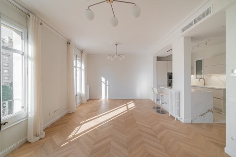 Apartment à vendre Eixample, Barcelona, Espagne, 4 chambres, 140 m2 No. 133524 - photo 3