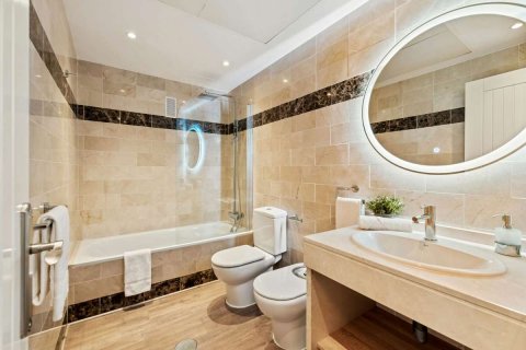 Apartment for sale in Benahavis, Malaga, Spain 3 bedrooms, 131 sq.m. No. 181532 - photo 30
