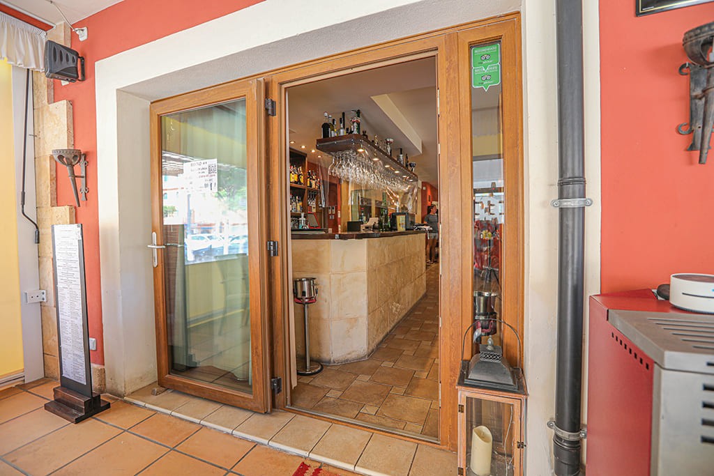 Commercial property à Port Adriano, Mallorca, Espagne 3 chambres, 360 m2 No. 155317