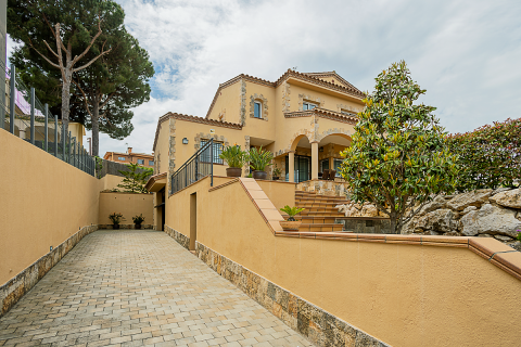 Villa in vendita a Lloret de Mar, Girona, Spagna 4 camere da letto, 332 mq. N° 195658 - foto 11