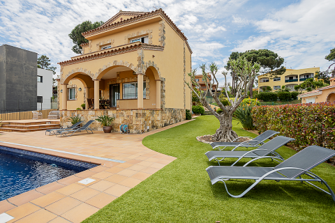 Villa in vendita a Lloret de Mar, Girona, Spagna 4 camere da letto, 332 mq. N° 195658 - foto 6
