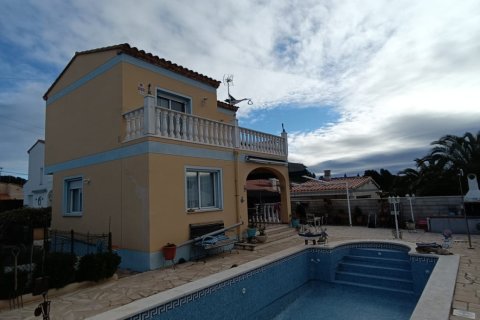 Huoneisto myytävänä L'Ametlla de Mar, Tarragona, Espanja, 3 makuuhuonetta, 110 m2 No. 173191 - kuva 2