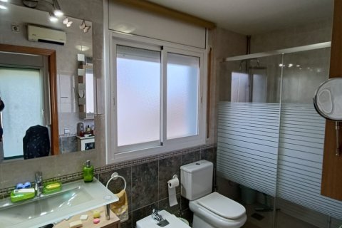 Huoneisto myytävänä L'Ametlla de Mar, Tarragona, Espanja, 3 makuuhuonetta, 110 m2 No. 173191 - kuva 11