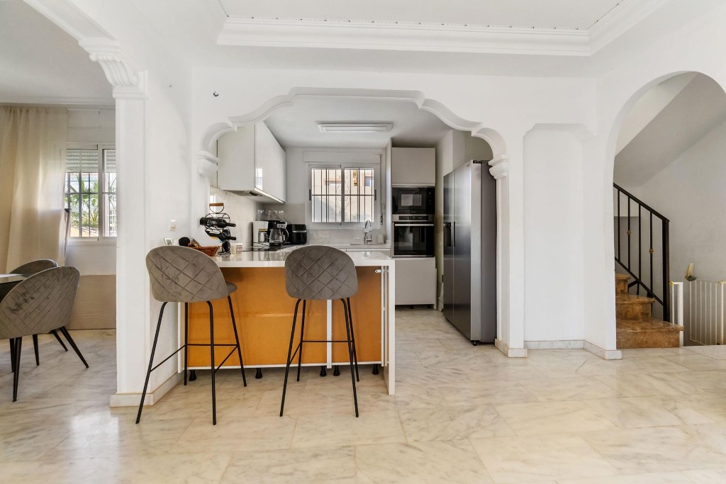 Huvila Villamartin, Alicante, Espanja 3 makuuhuonetta, 213 m2 No. 145314