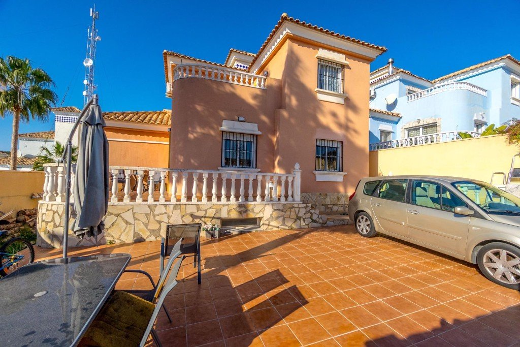 Huvila Villamartin, Alicante, Espanja 3 makuuhuonetta, 213 m2 No. 145314