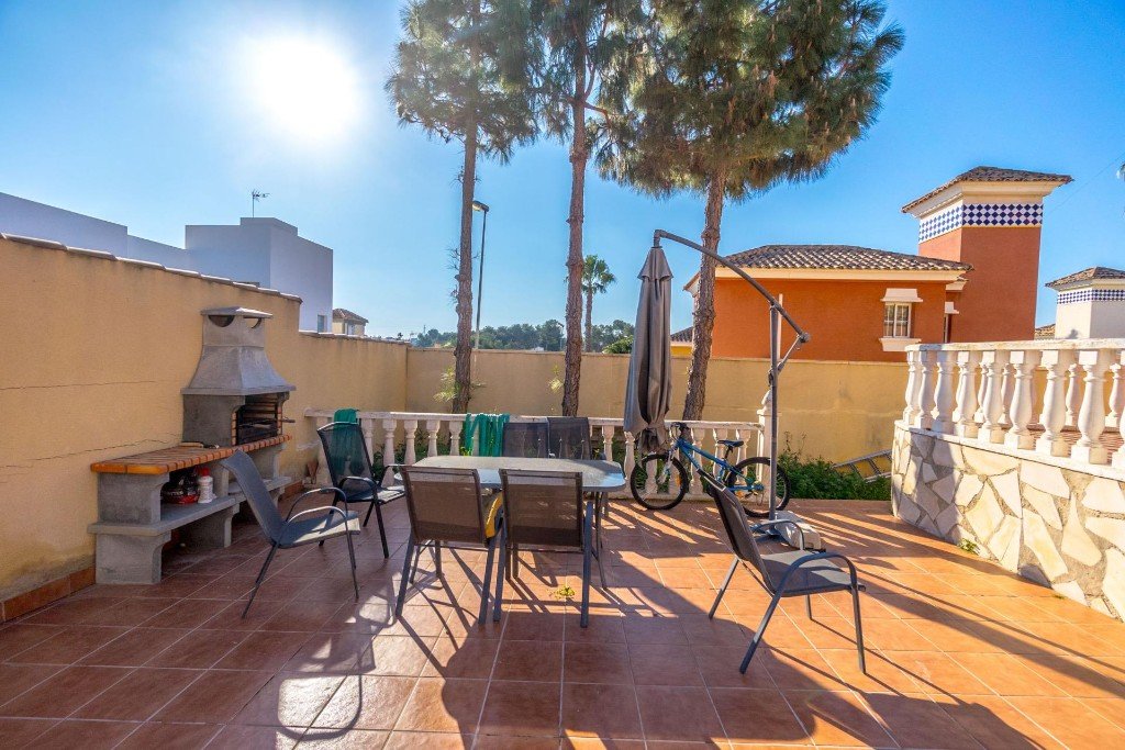 Huvila Villamartin, Alicante, Espanja 3 makuuhuonetta, 213 m2 No. 145314