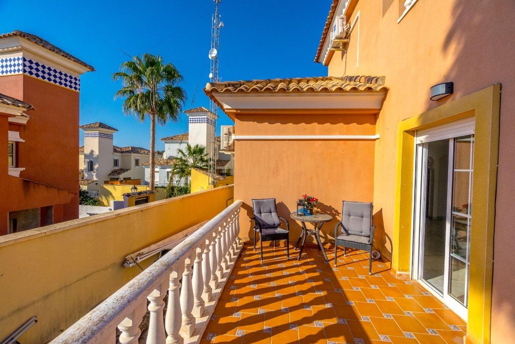 Huvila Villamartin, Alicante, Espanja 3 makuuhuonetta, 213 m2 No. 145314