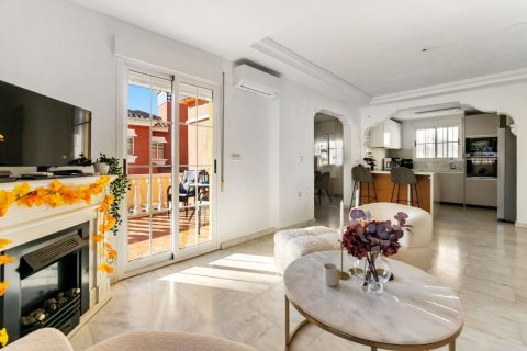 Villa en venta en Villamartin, Alicante, España 3 dormitorios, 213 m2 No. 145314 - foto 3