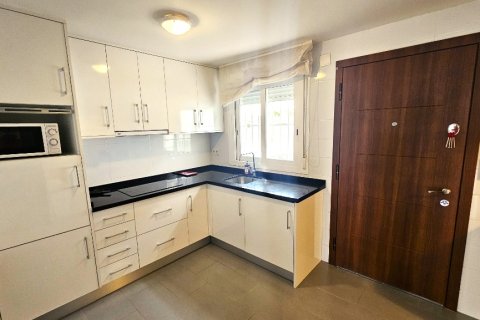 Kaupunkipientalo myytävänä Torrevieja, Alicante, Espanja, 2 makuuhuonetta, 115 m2 No. 145312 - kuva 3