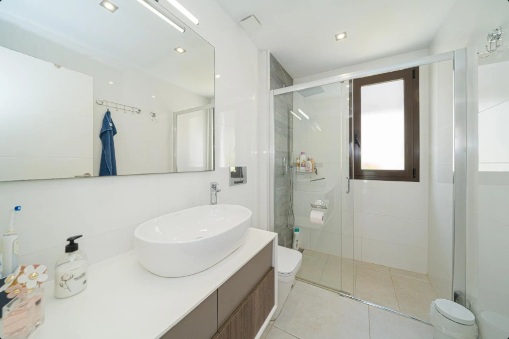 Radhus i Alicante, Spanien 3 sovrum, 83 kvm. Nr. 145317