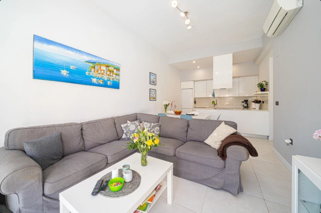 Radhus i Alicante, Spanien 3 sovrum, 83 kvm. Nr. 145317