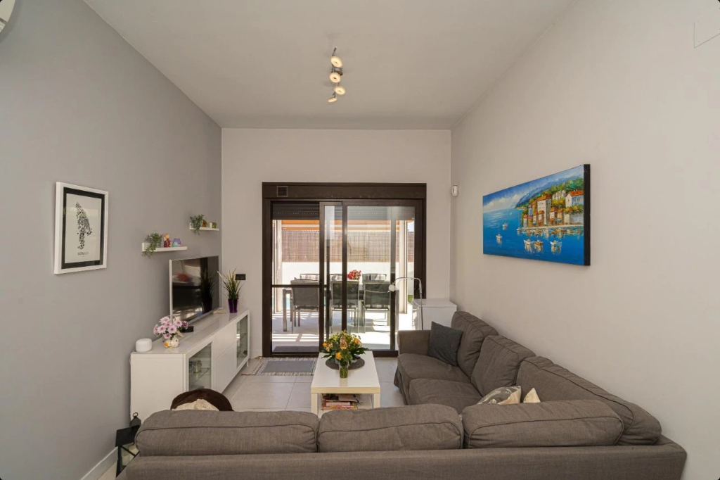Radhus i Alicante, Spanien 3 sovrum, 83 kvm. Nr. 145317