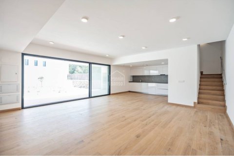 Villa for sale in Es Mercadal, Menorca, Spain 4 bedrooms, 189 sq.m. No. 161036 - photo 4