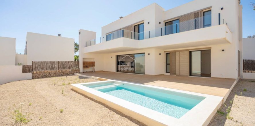 Villa in Es Mercadal, Menorca, Spain 4 bedrooms, 196 sq.m. No. 161037