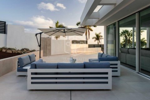 Villa for sale in Adeje, Tenerife, Spain 3 bedrooms, 364 sq.m. No. 161040 - photo 5
