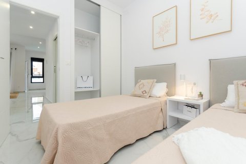 Villa in vendita a Torrevieja, Alicante, Spagna 3 camere da letto, 105 mq. N° 142294 - foto 27