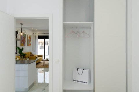 Villa in vendita a Torrevieja, Alicante, Spagna 3 camere da letto, 105 mq. N° 142294 - foto 29