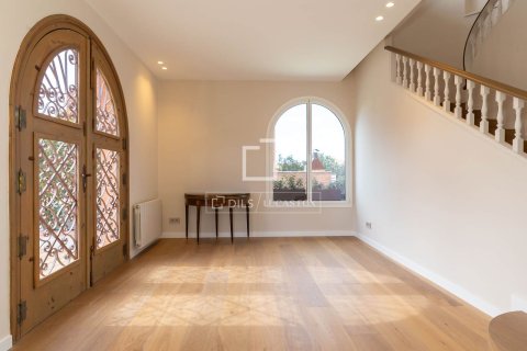 Villa for sale in Sant Just Desvern, Barcelona, Spain 5 bedrooms, 528 sq.m. No. 150351 - photo 19