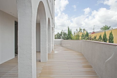 Villa for sale in Sant Just Desvern, Barcelona, Spain 5 bedrooms, 528 sq.m. No. 150351 - photo 9
