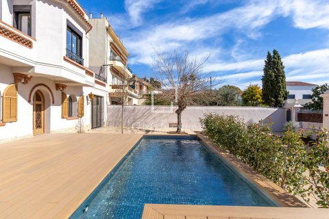 Villa for sale in Sant Just Desvern, Barcelona, Spain 5 bedrooms, 528 sq.m. No. 150351 - photo 4