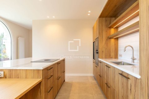 Villa for sale in Sant Just Desvern, Barcelona, Spain 5 bedrooms, 528 sq.m. No. 150351 - photo 26