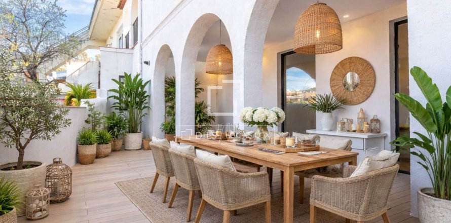 Villa a Sant Just Desvern, Barcelona, Spagna 5 camere da letto, 528 mq. N° 150351