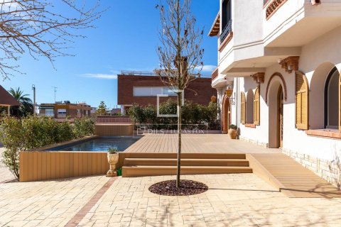 Villa for sale in Sant Just Desvern, Barcelona, Spain 5 bedrooms, 528 sq.m. No. 150351 - photo 8