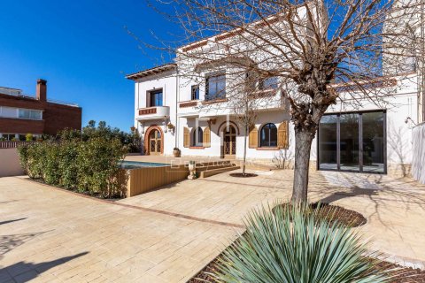 Villa for sale in Sant Just Desvern, Barcelona, Spain 5 bedrooms, 528 sq.m. No. 150351 - photo 7
