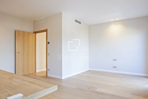 Villa for sale in Sant Just Desvern, Barcelona, Spain 5 bedrooms, 528 sq.m. No. 150351 - photo 19