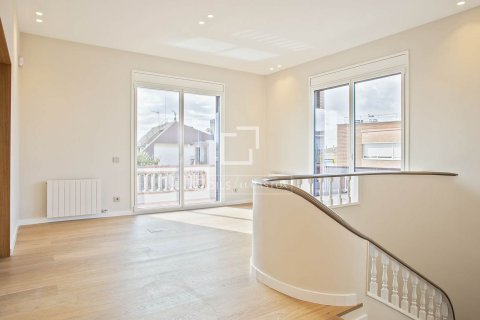 Villa for sale in Sant Just Desvern, Barcelona, Spain 5 bedrooms, 528 sq.m. No. 150351 - photo 14