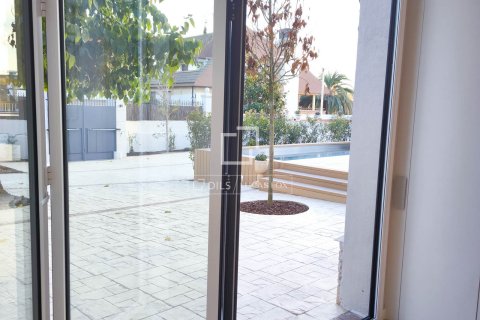 Villa for sale in Sant Just Desvern, Barcelona, Spain 5 bedrooms, 528 sq.m. No. 150351 - photo 11