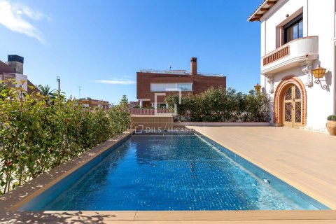 Villa for sale in Sant Just Desvern, Barcelona, Spain 5 bedrooms, 528 sq.m. No. 150351 - photo 5