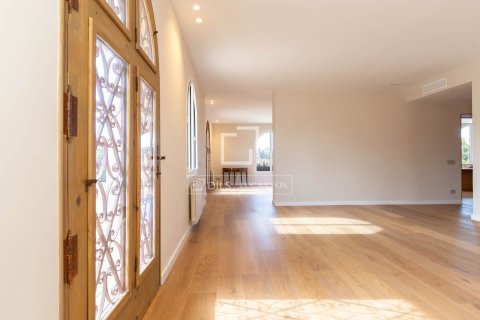 Villa for sale in Sant Just Desvern, Barcelona, Spain 5 bedrooms, 528 sq.m. No. 150351 - photo 20