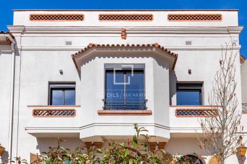 Villa for sale in Sant Just Desvern, Barcelona, Spain 5 bedrooms, 528 sq.m. No. 150351 - photo 15