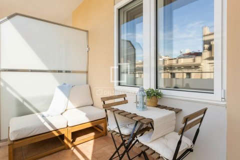 Apartment à vendre à Barcelona, Espagne, 3 chambres, 83 m2 No. 150355 - photo 2