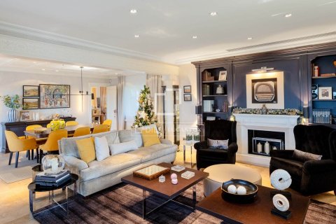 Villa for sale in Vallromanes, Barcelona, Spain 7 bedrooms, 1016 sq.m. No. 150352 - photo 12