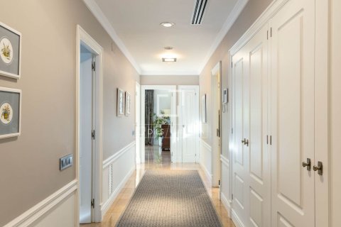 Villa for sale in Vallromanes, Barcelona, Spain 7 bedrooms, 1016 sq.m. No. 150352 - photo 22