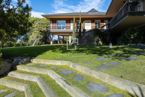 Villa for sale in Vallromanes, Barcelona, Spain 7 bedrooms, 1016 sq.m. No. 150352 - photo 6