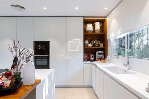 Villa for sale in Vallromanes, Barcelona, Spain 7 bedrooms, 1016 sq.m. No. 150352 - photo 18