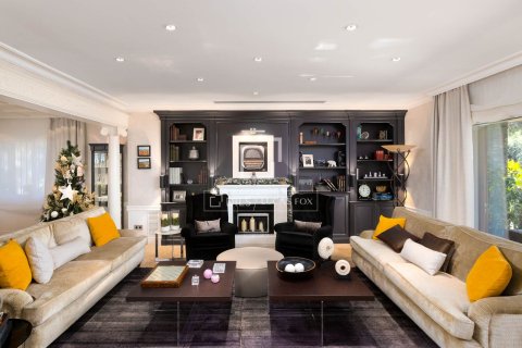 Villa for sale in Vallromanes, Barcelona, Spain 7 bedrooms, 1016 sq.m. No. 150352 - photo 13