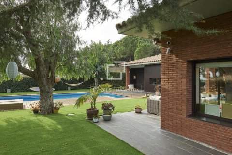 Villa for sale in Sant Vicenc De Montalt, Barcelona, Spain 5 bedrooms, 372 sq.m. No. 150349 - photo 29