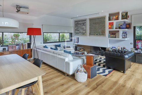 Villa for sale in Sant Vicenc De Montalt, Barcelona, Spain 5 bedrooms, 372 sq.m. No. 150349 - photo 9