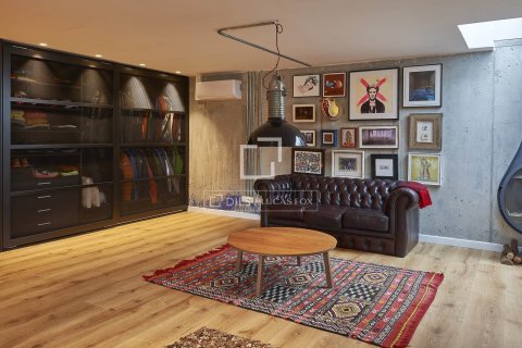 Villa for sale in Sant Vicenc De Montalt, Barcelona, Spain 5 bedrooms, 372 sq.m. No. 150349 - photo 19