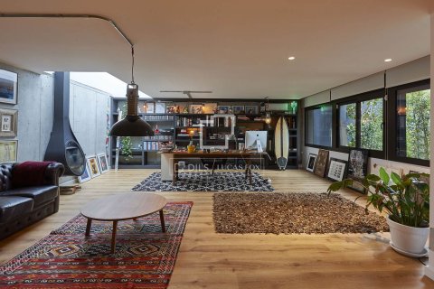 Villa for sale in Sant Vicenc De Montalt, Barcelona, Spain 5 bedrooms, 372 sq.m. No. 150349 - photo 3