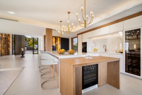 Willa w Marbella, Malaga, Hiszpania 6 sypialni, 789 mkw. nr 174021 – zdjęcie 17