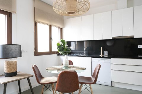 Lägenhet till salu i Barcelona, Spanien 2 sovrum, 85 kvm. Nr. 161404 - foto 7