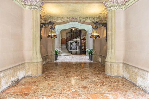 Apartment à vendre à Barcelona, Espagne, 4 chambres, 284 m2 No. 161401 - photo 4