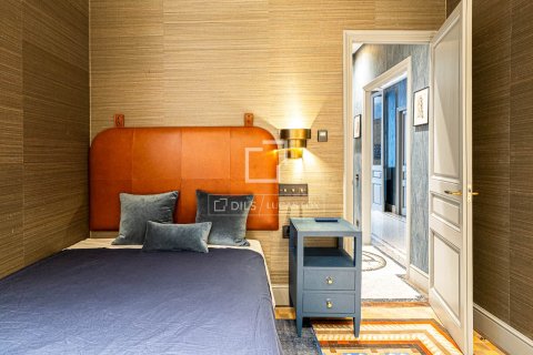 Apartment à vendre à Barcelona, Espagne, 4 chambres, 284 m2 No. 161401 - photo 15