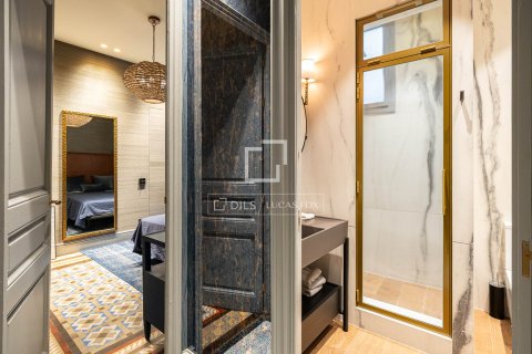 Apartment à vendre à Barcelona, Espagne, 4 chambres, 284 m2 No. 161401 - photo 12